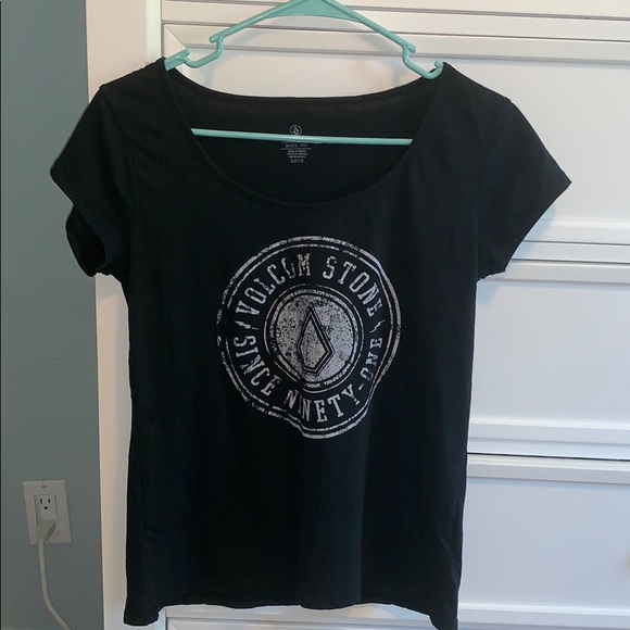 Volcom Tops - scoop neck Volcom shirt Volcom Tops - scoop neck Volcom shirt